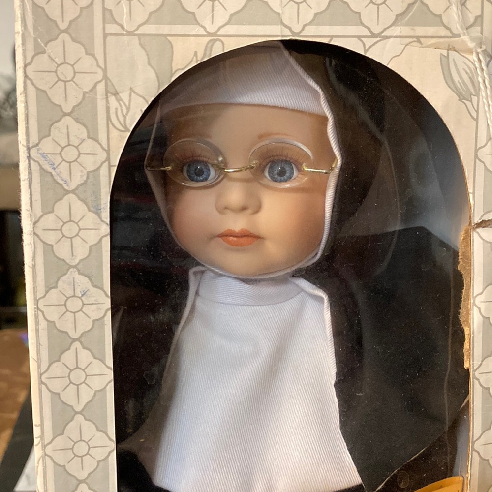 VTG Emerald Doll Coll Sister Maria 16Nun Doll with Rosary Doll New/ Old Stock